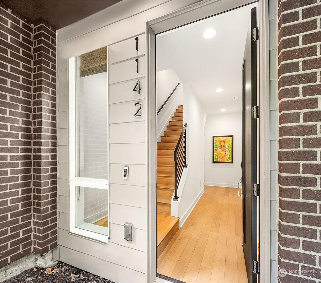 Photo of 1142 124th Court NE #G5, Bellevue, WA 98005 (MLS # 2309855)