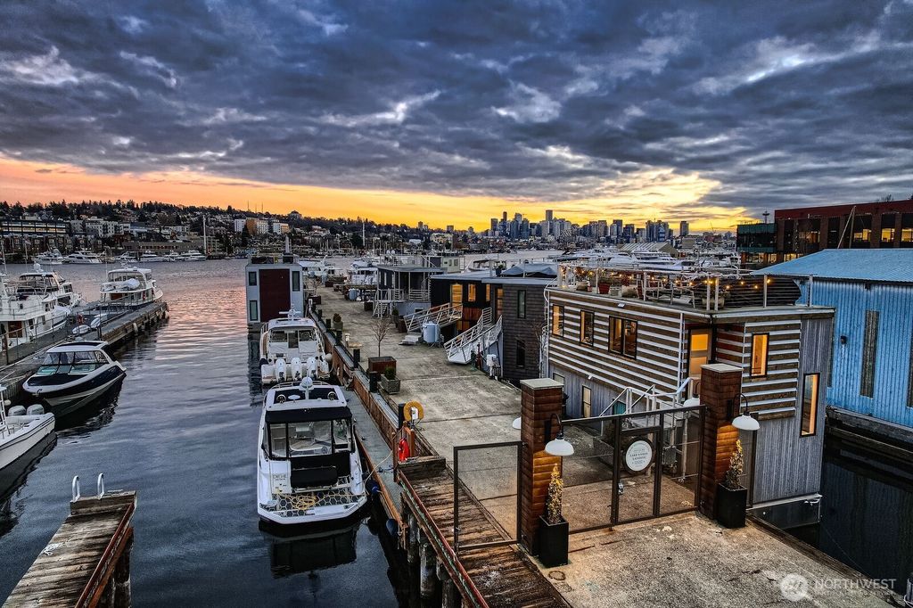 Photo of 2309 N Northlake Way #5, Seattle, WA 98103 (MLS # 2348535)