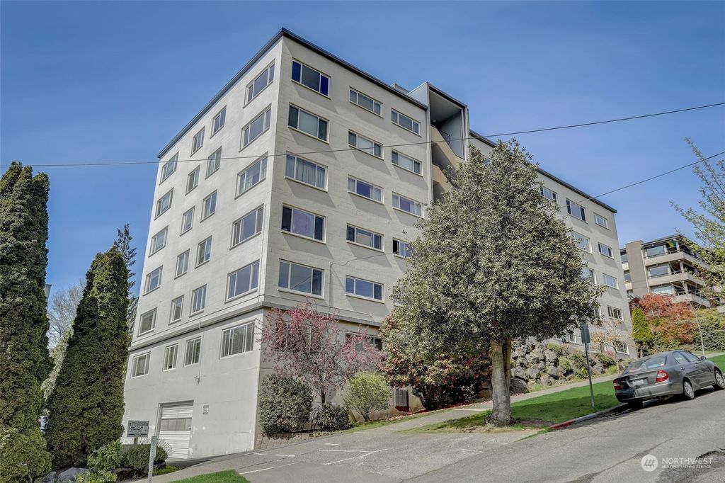 Photo of 919 2nd Avenue W #203, Seattle, WA 98119 (MLS # 2221579)