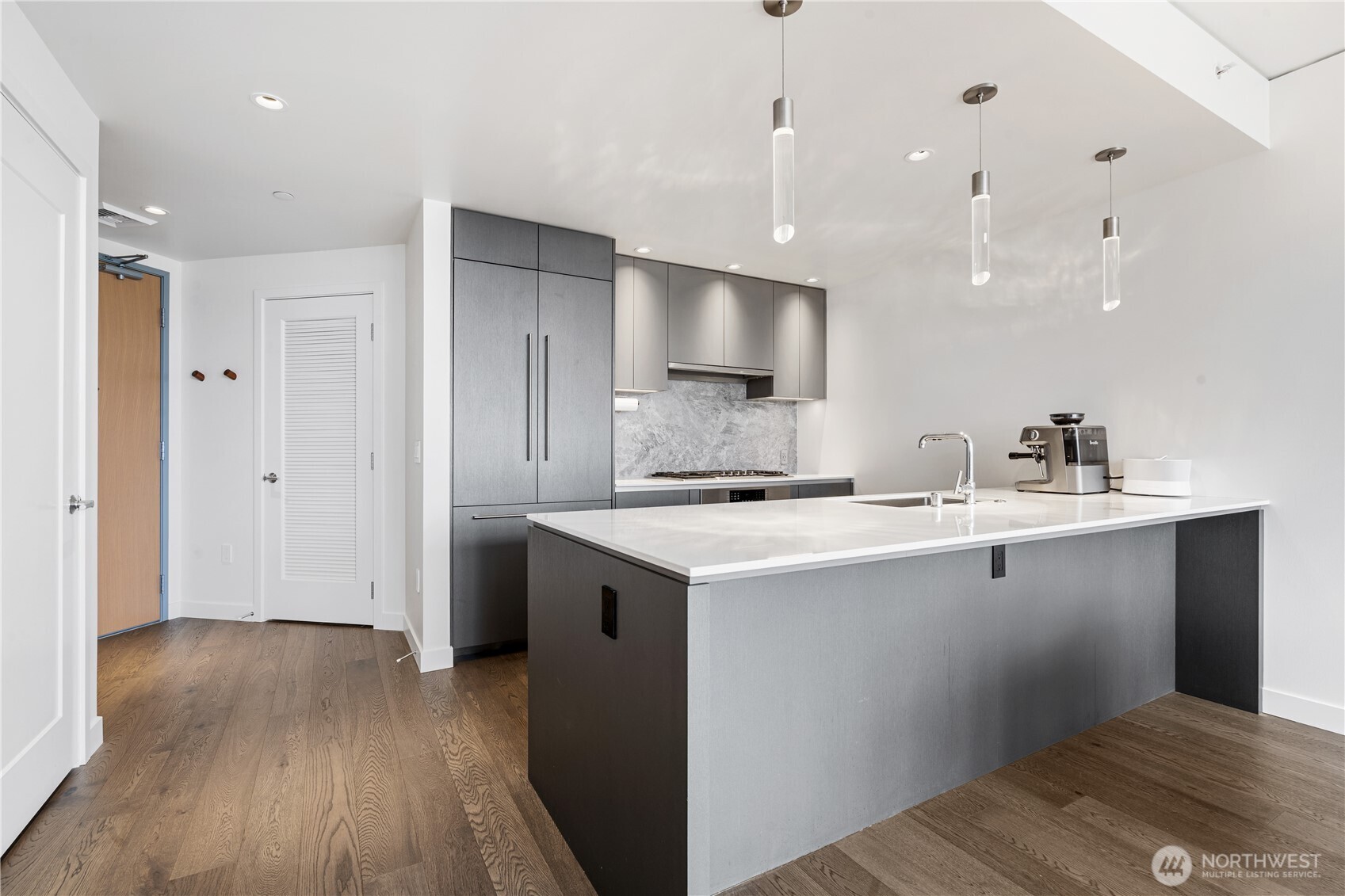 2510 Ave 1701