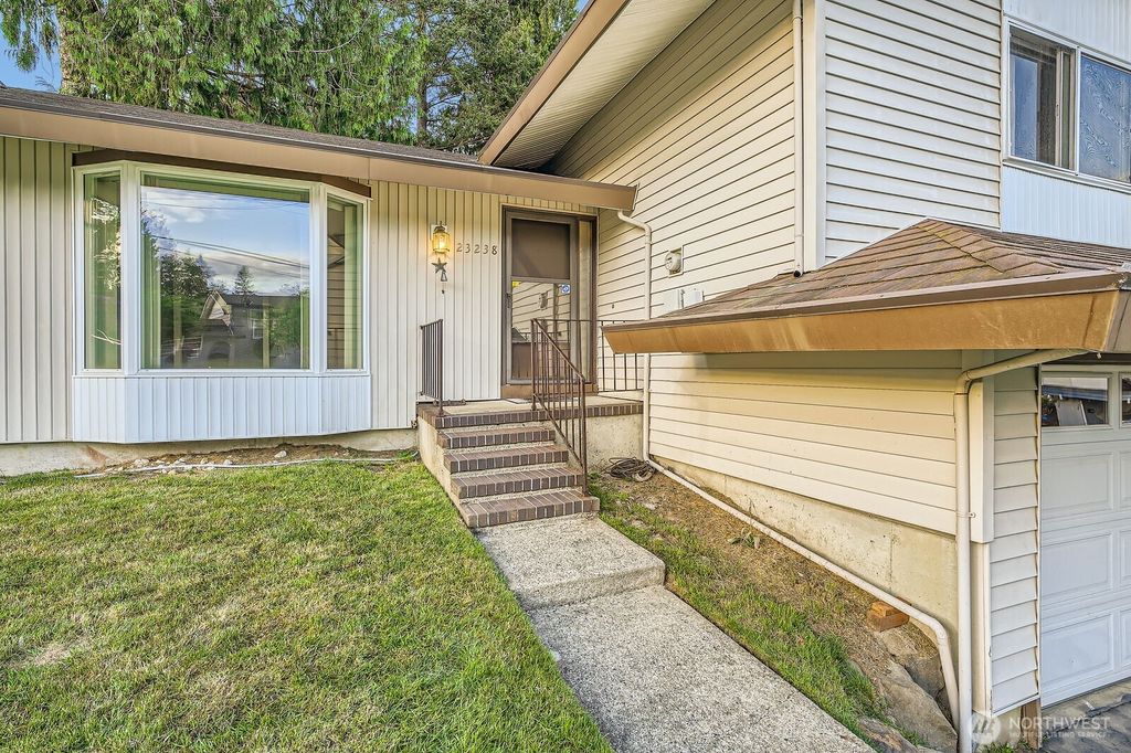 Photo of 23238 21st Avenue S, Des Moines, WA 98198 (MLS # 2415939)