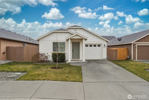 Photo of 1203 SW Carver Street, College Place, WA 99324 (MLS # 2503634)