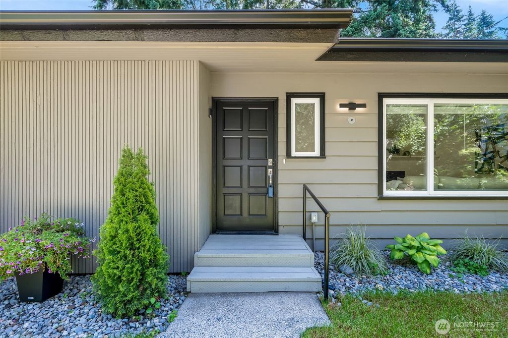 Photo of 19010 12th Avenue NE, Shoreline, WA 98155 (MLS # 2360345)