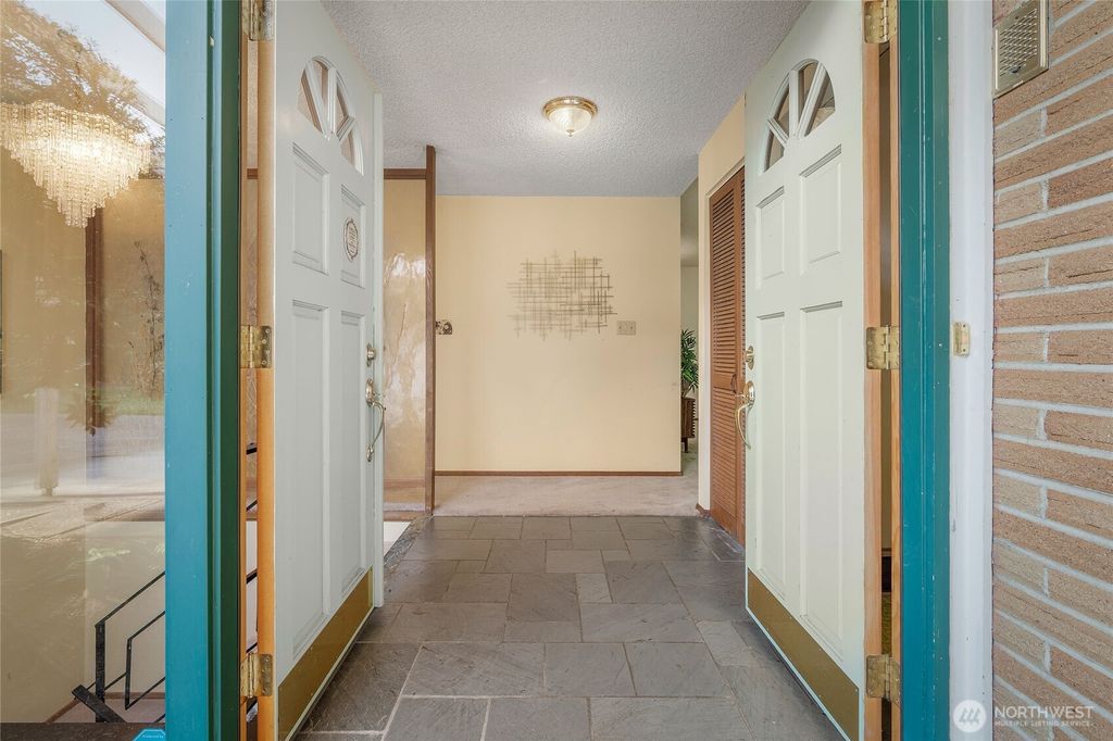 Photo of 62 165th Avenue SE, Bellevue, WA 98008 (MLS # 2386351)