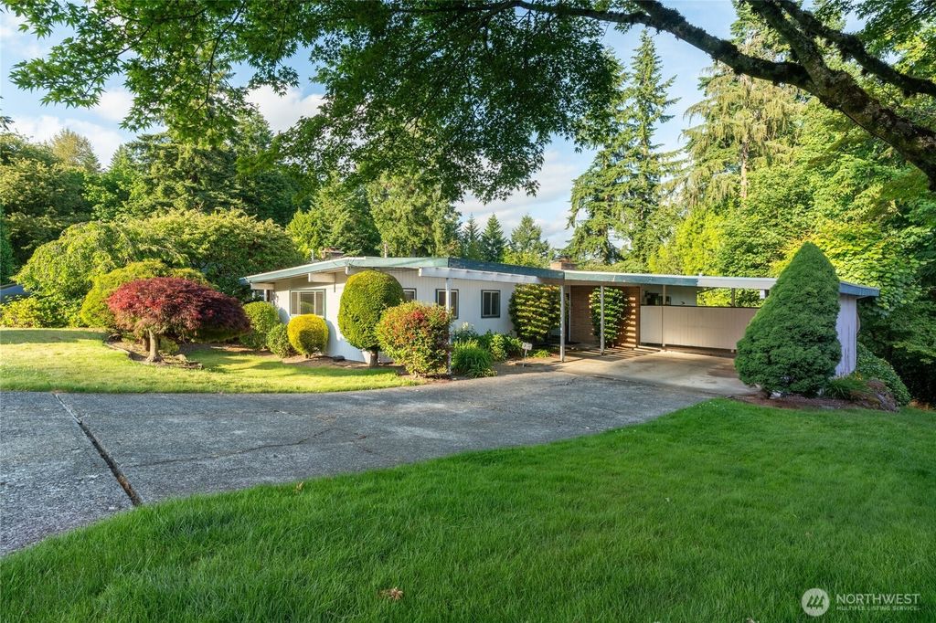 Photo of 62 165th Avenue SE, Bellevue, WA 98008 (MLS # 2386351)