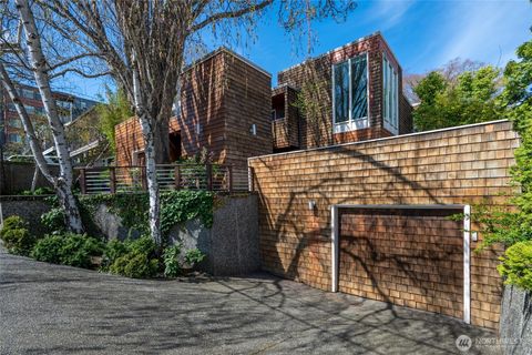 2312 W Crockett Street Seattle WA 98199