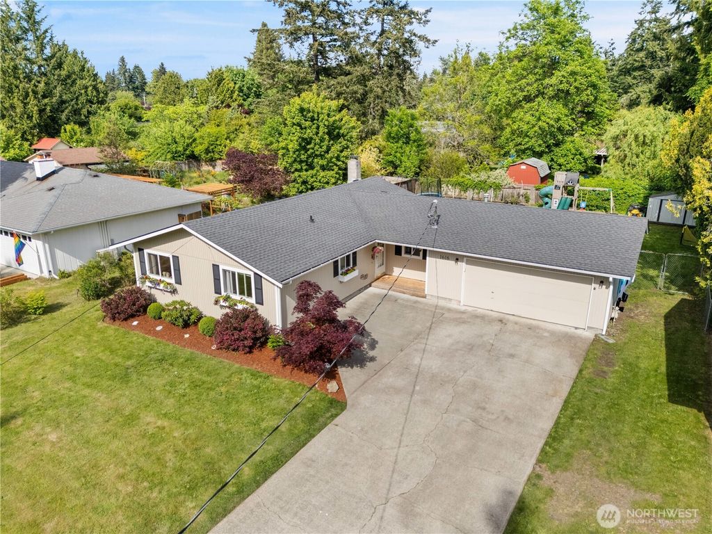 Photo of 1616 Alder Street SE, Lacey, WA 98503 (MLS # 2527952)