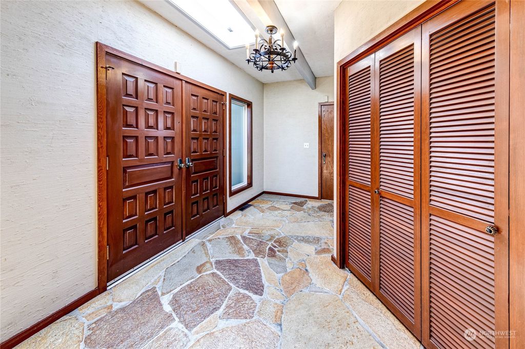 listing image 9369573314219530615