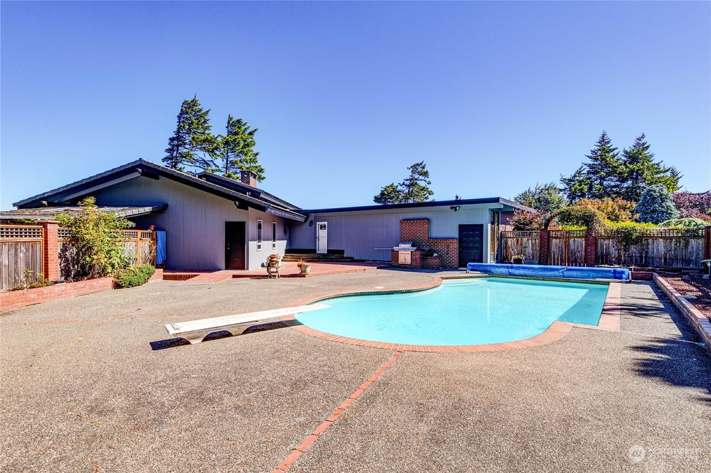 listing image 9365420443745113463