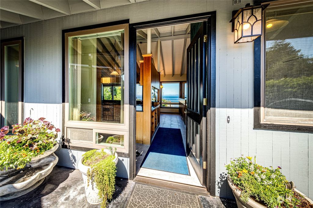 listing image 9368843852861856936
