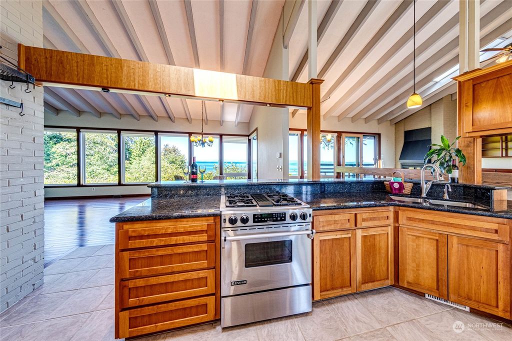 listing image 9366813118800559117
