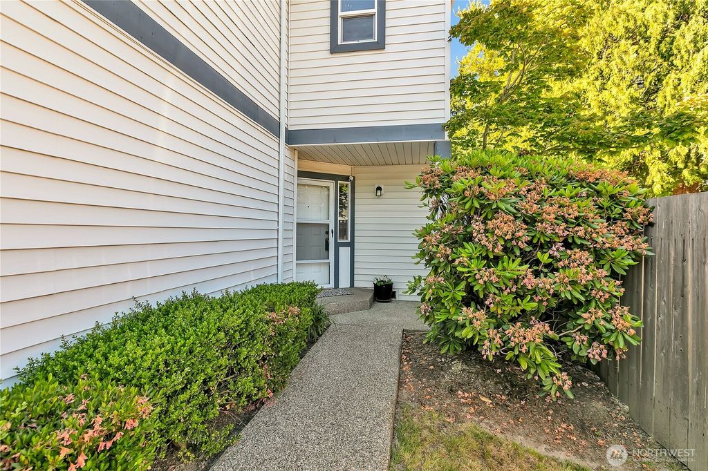 Photo of 11536 SE 221st Place, Kent, WA 98031 (MLS # 2392015)