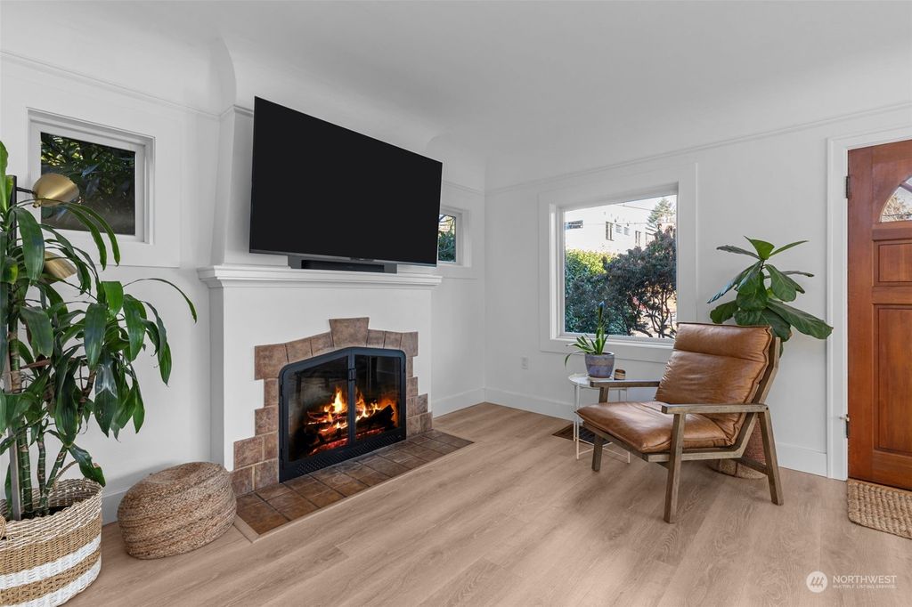 Photo of 1711 NE 89th Street, Seattle, WA 98115 (MLS # 2324467)