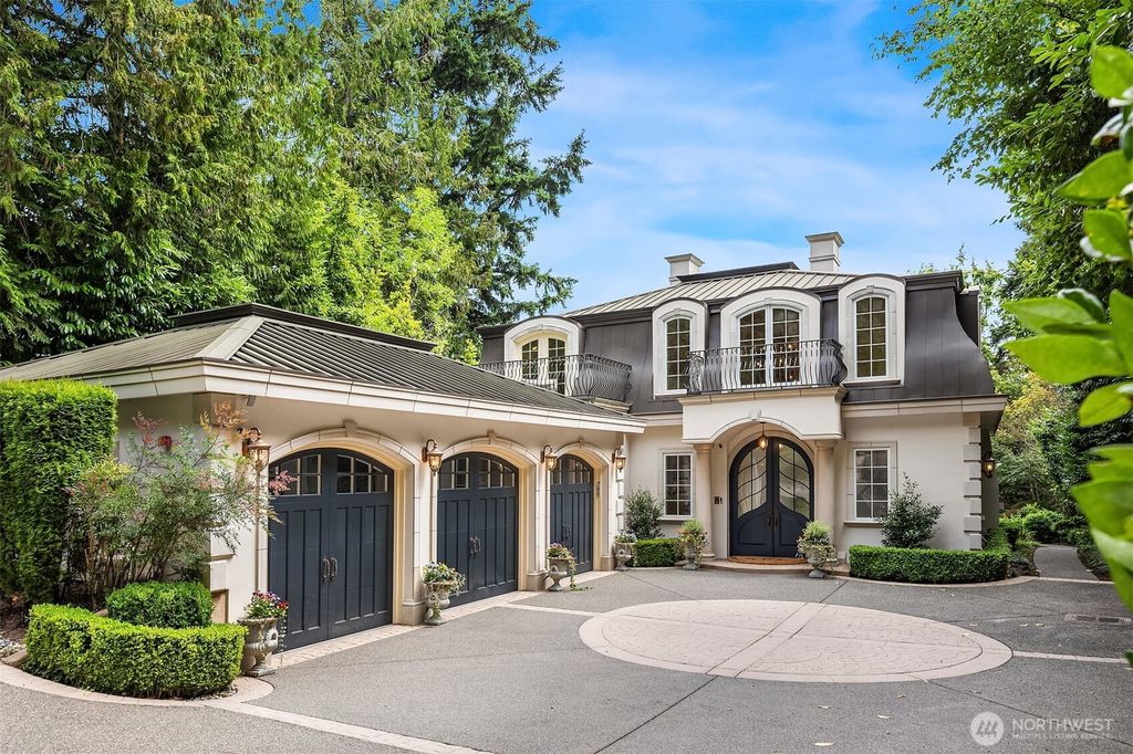 Photo of 3210 Hunts Point Road, Hunts Point, WA 98004 (MLS # 2403396)