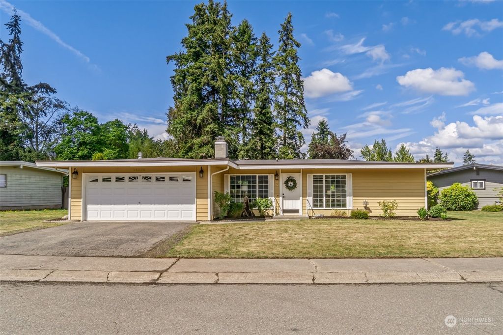 Photo of 14226 NE 73rd Street, Redmond, WA 98052 (MLS # 2286638)
