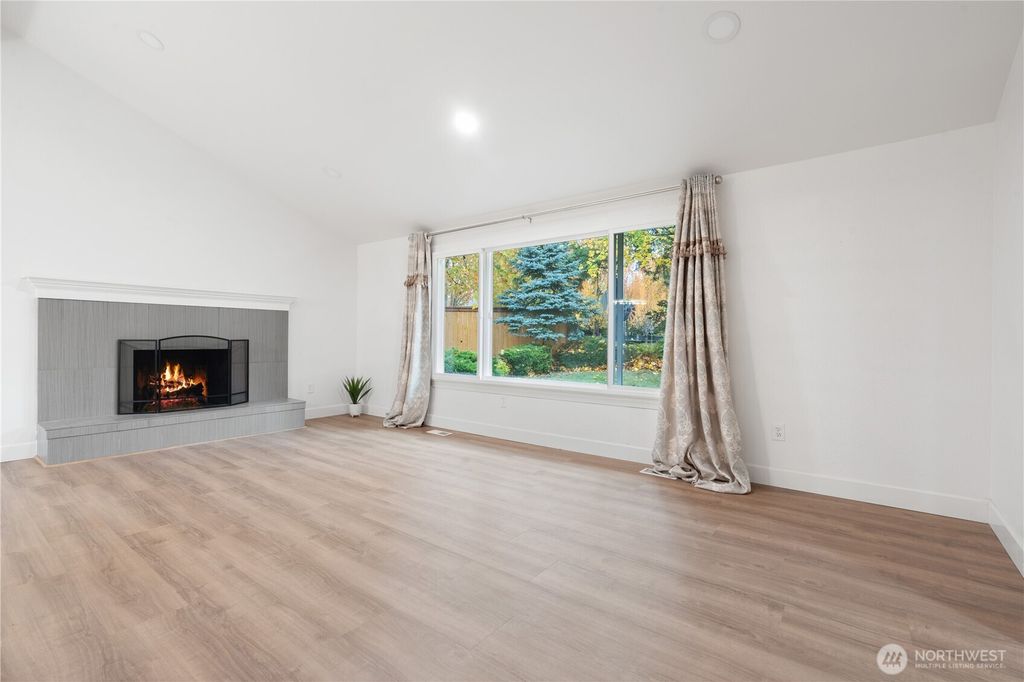 Photo of 11527 113th PL NE Pl, Kirkland, WA 98033 (MLS # 2449723)