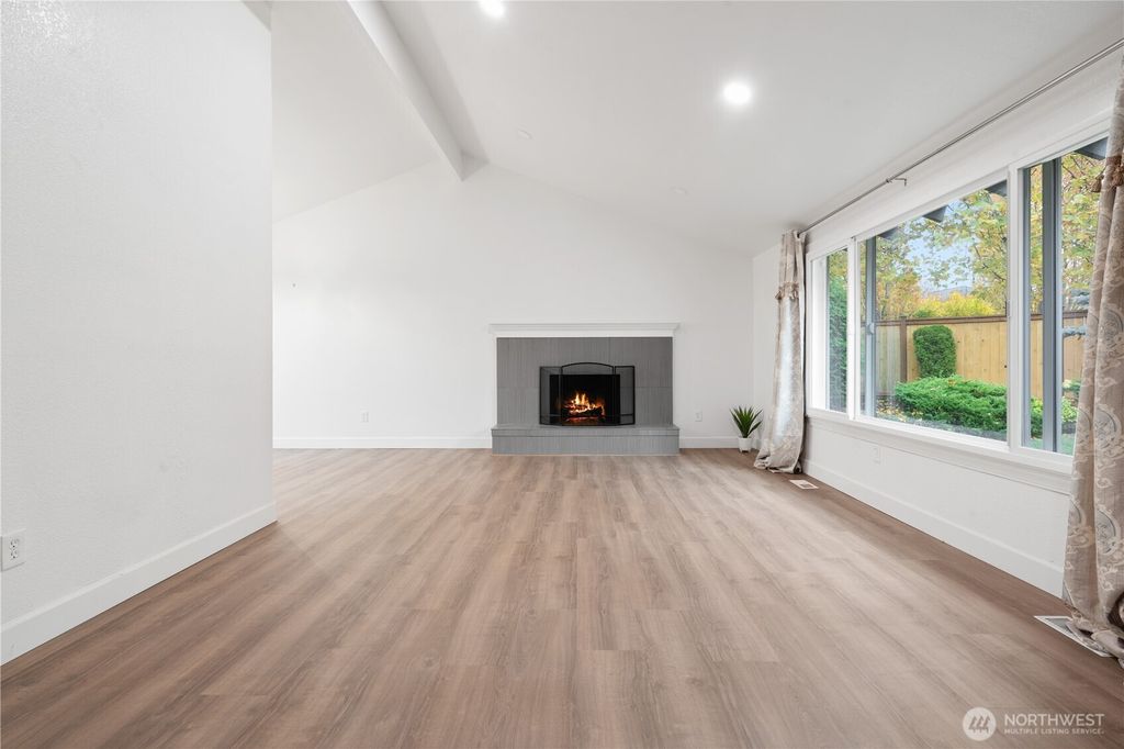 Photo of 11527 113th PL NE Pl, Kirkland, WA 98033 (MLS # 2449723)