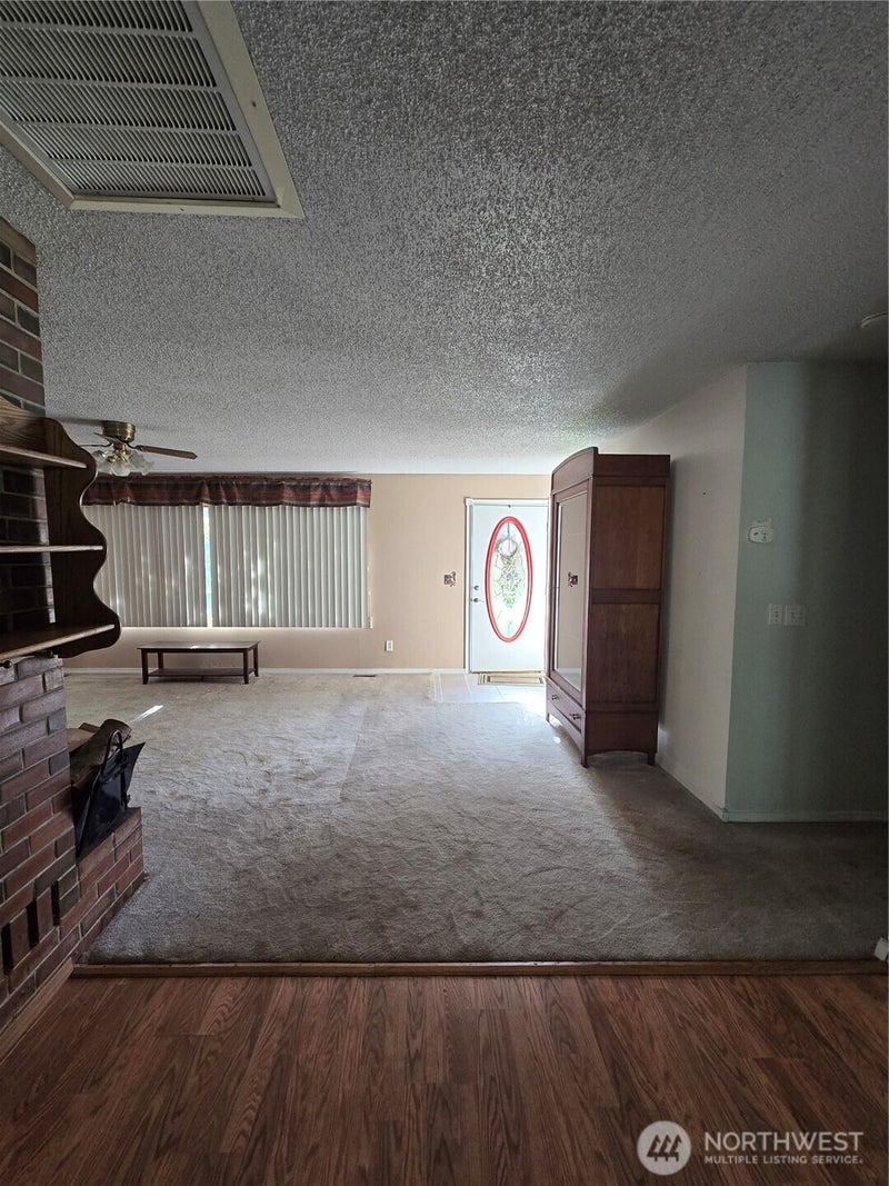 371 Evergreen Loop