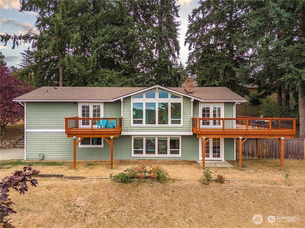 Photo of 10612 157th Avenue NE, Redmond, WA 98052 (MLS # 2488103)
