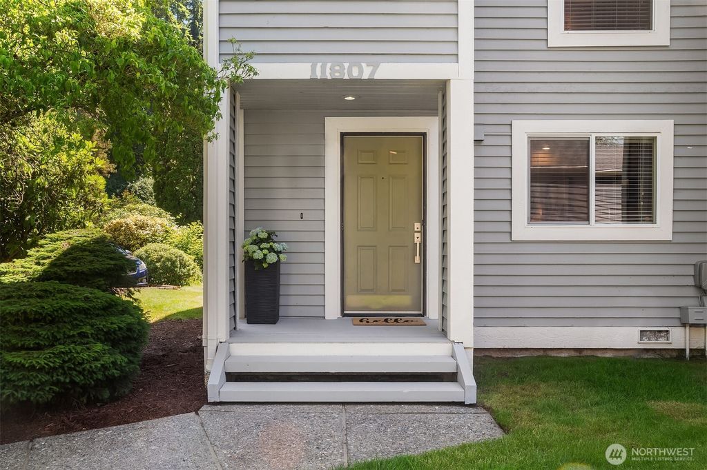 Photo of 11807 NE 105th Court, Kirkland, WA 98033 (MLS # 2394850)