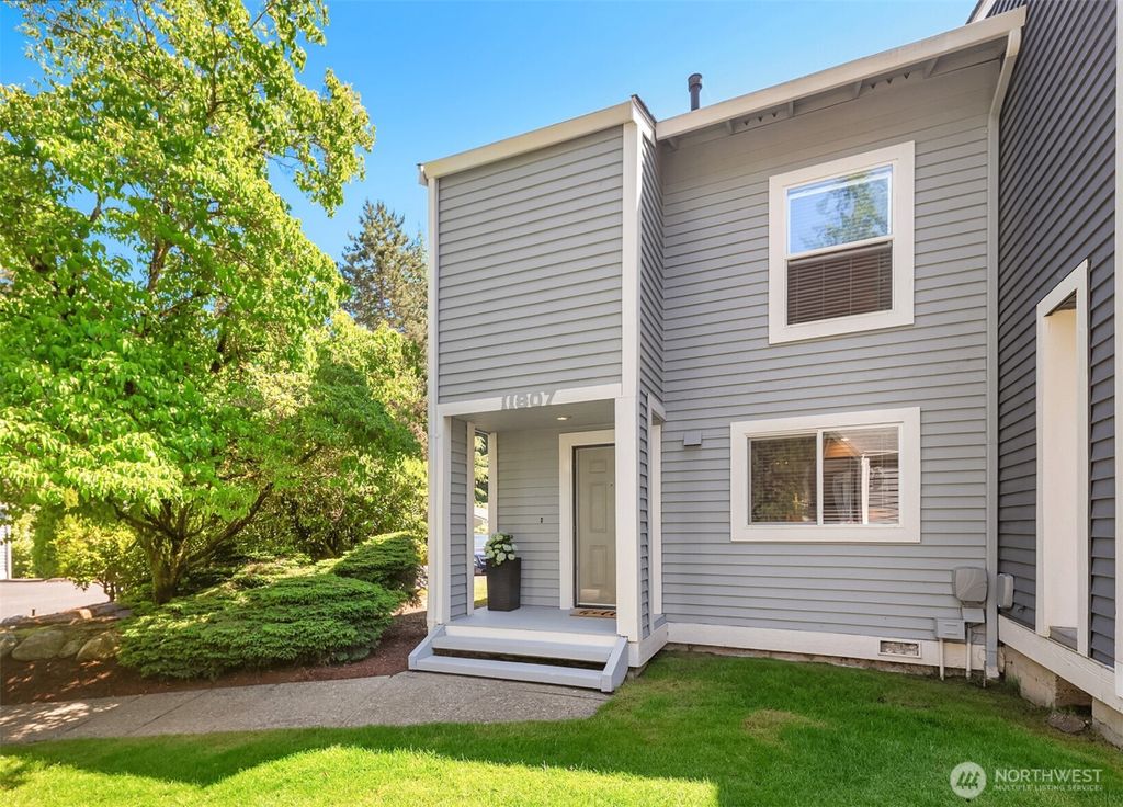Photo of 11807 NE 105th Court, Kirkland, WA 98033 (MLS # 2394850)