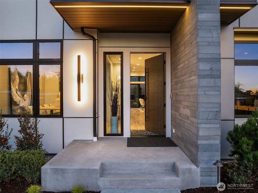 Photo of 312 160th Avenue NE, Bellevue, WA 98008 (MLS # 2494021)