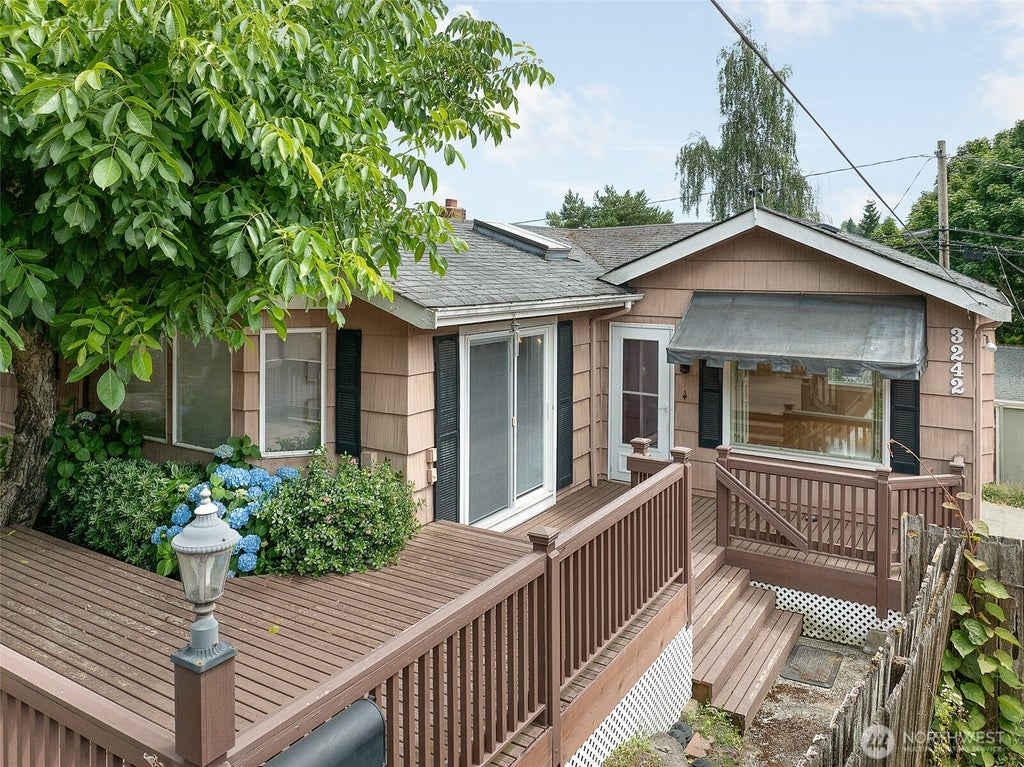 Photo of 3242 36th Avenue W, Seattle, WA 98199 (MLS # 2549036)