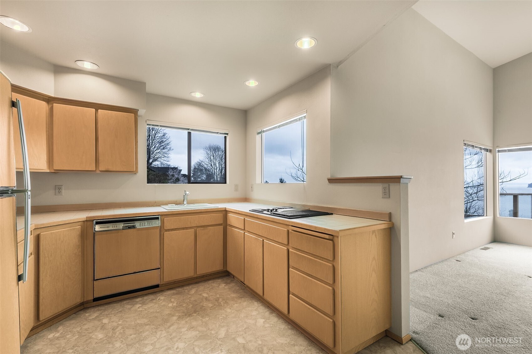 10015 Marine View Drive