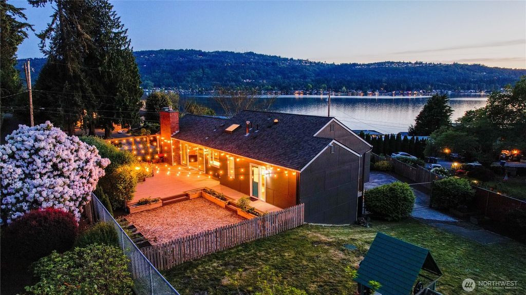 Photo of 3932 202nd Place SE, Sammamish, WA 98075 (MLS # 2494304)