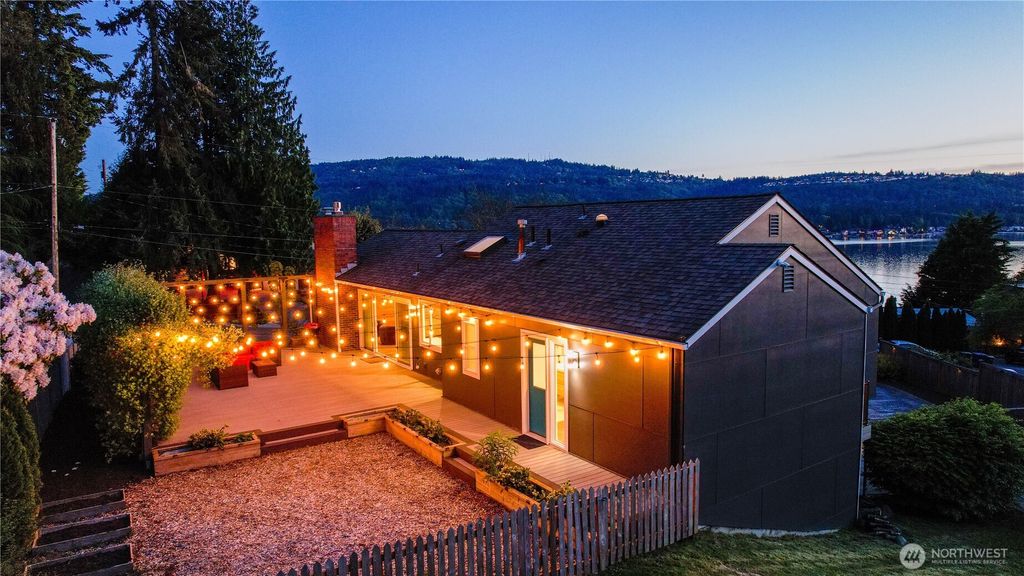 Photo of 3932 202nd Place SE, Sammamish, WA 98075 (MLS # 2494304)