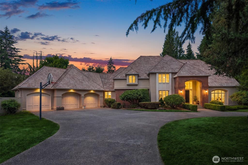 Photo of 13905 212th Drive NE, Woodinville, WA 98077 (MLS # 2564668)
