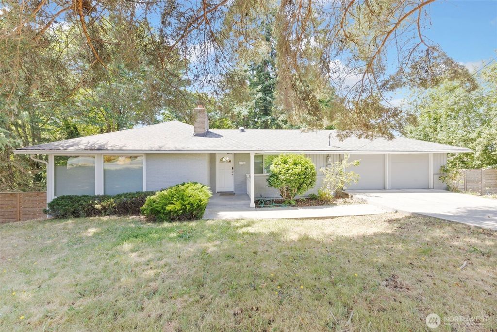 Photo of 11005 Crestwood Drive S, Seattle, WA 98178 (MLS # 2440672)