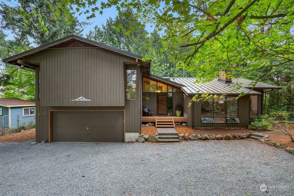 Photo of 633 NW 180th Street, Shoreline, WA 98177 (MLS # 2155831)