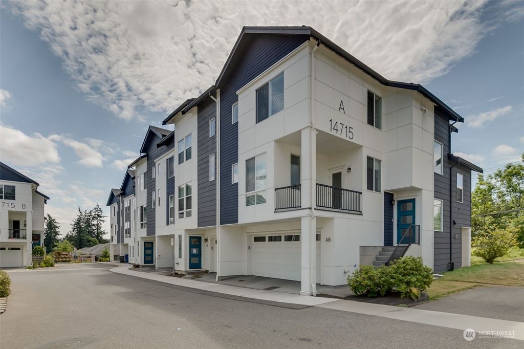 Photo of 14715 Admiralty Way Way #A3, Lynnwood, WA 98087 (MLS # 2137805)