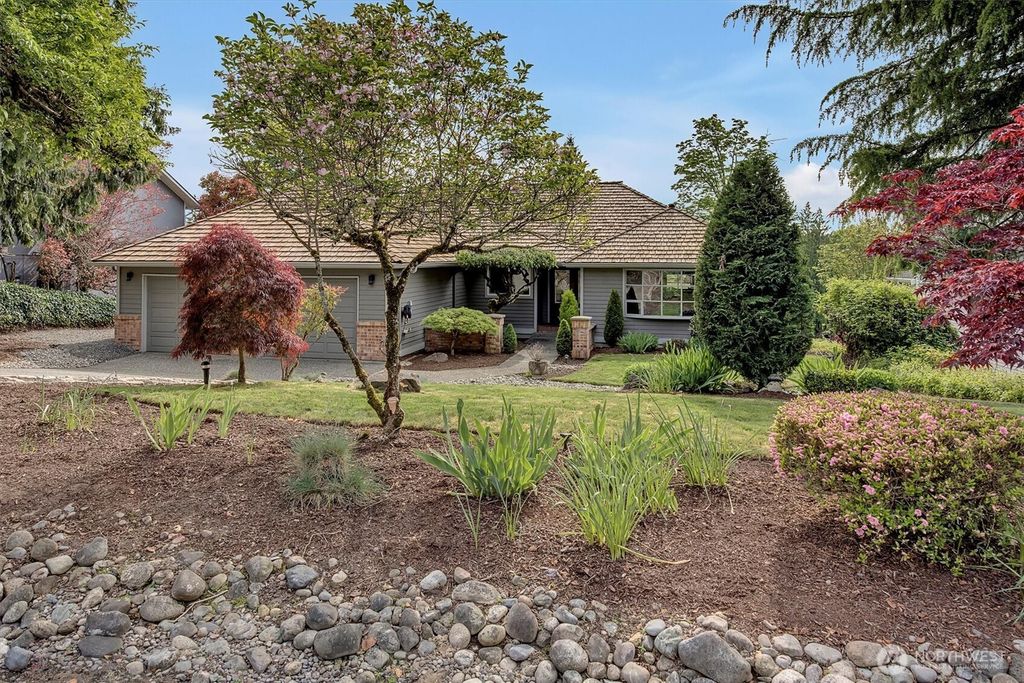 Photo of 14219 209th Avenue NE, Woodinville, WA 98077 (MLS # 2370298)