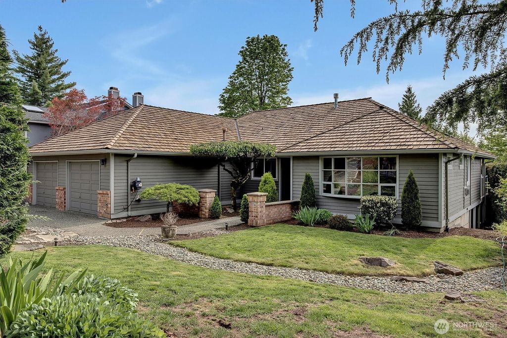 Photo of 14219 209th Avenue NE, Woodinville, WA 98077 (MLS # 2370298)