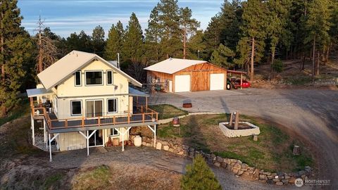 Photo of 300 Sunset Way, East Wenatchee, WA 98802 (MLS # 2508846)