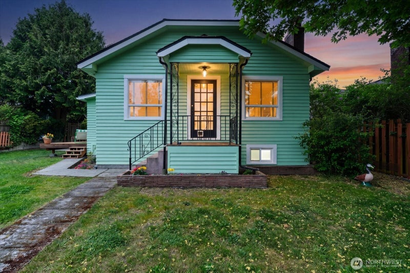 908 N 102nd