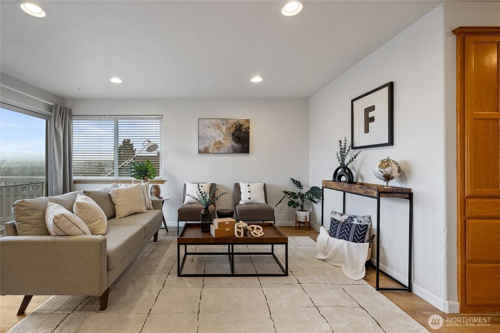 Photo of 2411 E 13th Street, Bremerton, WA 98310 (MLS # 2487019)