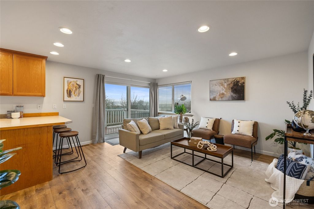 Photo of 2411 E 13th Street, Bremerton, WA 98310 (MLS # 2487019)