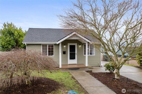 Photo of 2411 E 13th Street, Bremerton, WA 98310 (MLS # 2487019)