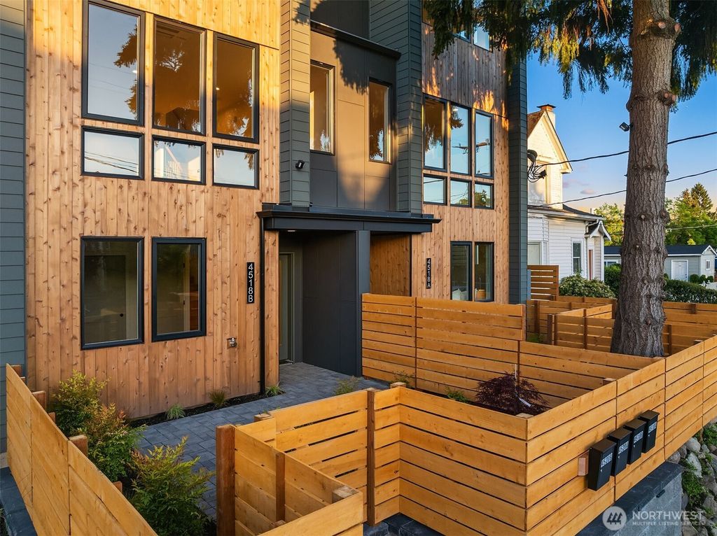 Photo of 4518 Corliss Avenue N #B, Seattle, WA 98103 (MLS # 2378987)