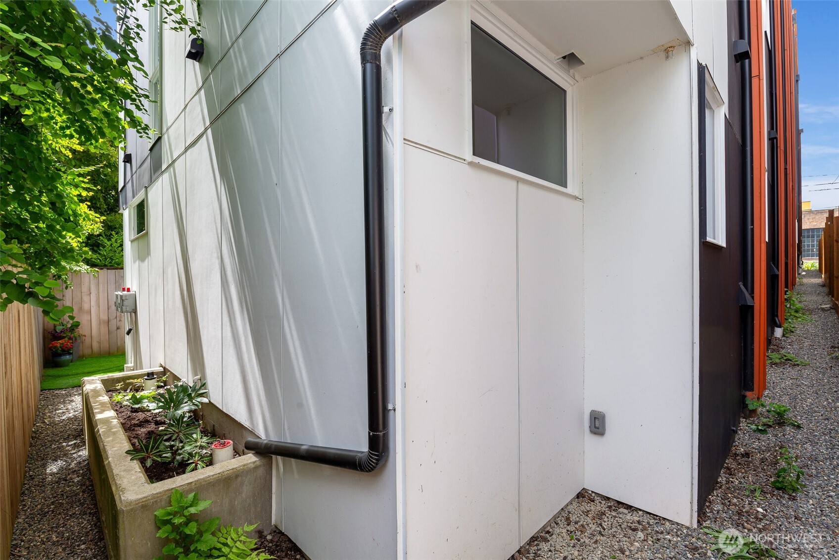 1406 21st Avenue A