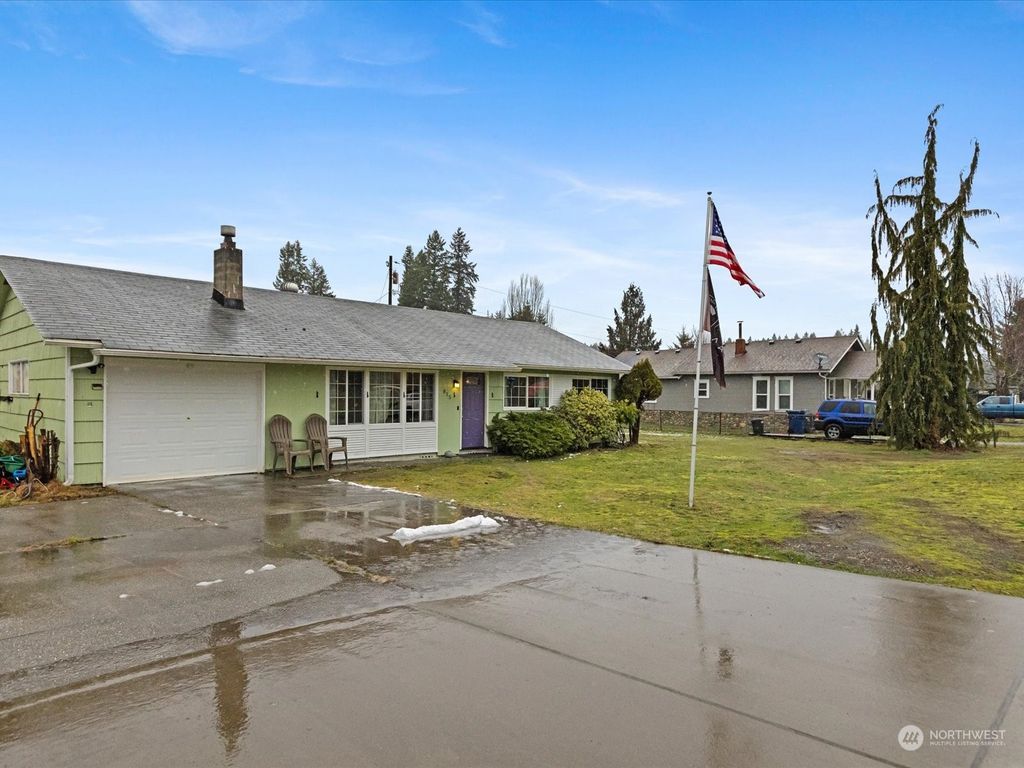 Photo of 815 Givens Avenue, Darrington, WA 98241 (MLS # 2204363)