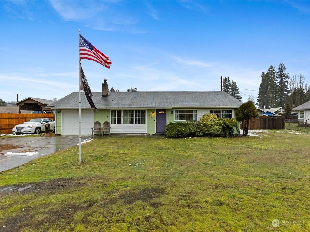 Photo of 815 Givens Avenue, Darrington, WA 98241 (MLS # 2204363)