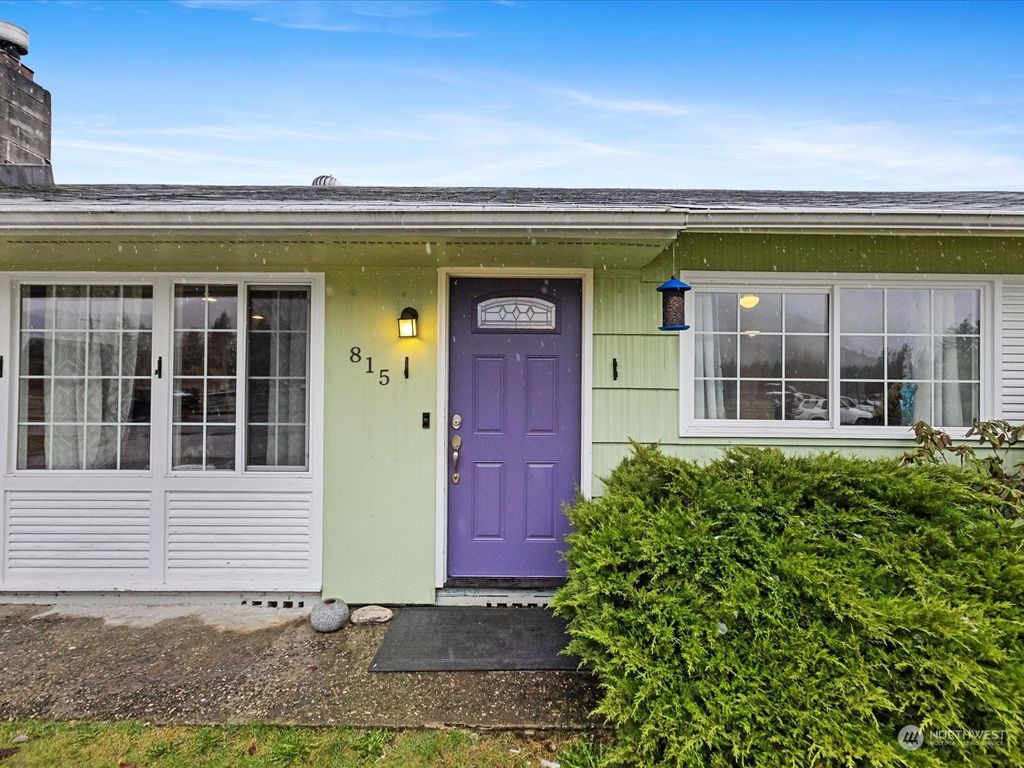 Photo of 815 Givens Avenue, Darrington, WA 98241 (MLS # 2204363)