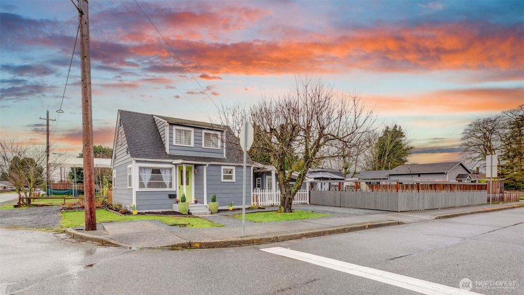 Photo of 1828 8th Street, Marysville, WA 98270 (MLS # 2333329)