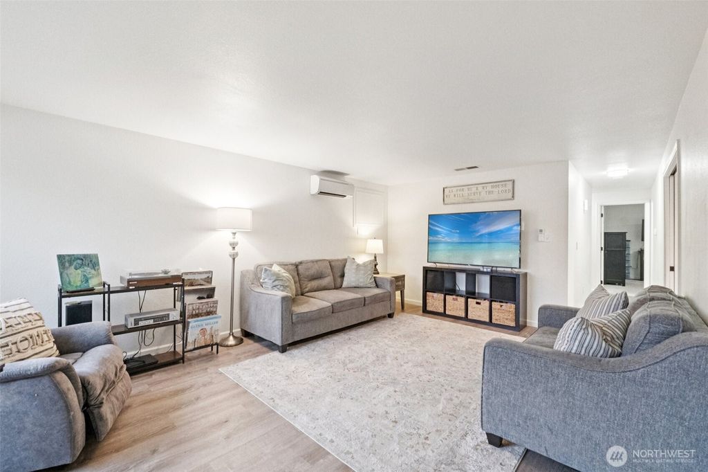 Photo of 12027 157th Street Ct E, Puyallup, WA 98374 (MLS # 2465550)