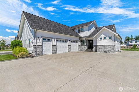 Photo of 814 Rye Ct. CT, Lynden, WA 98264 (MLS # 2585791)