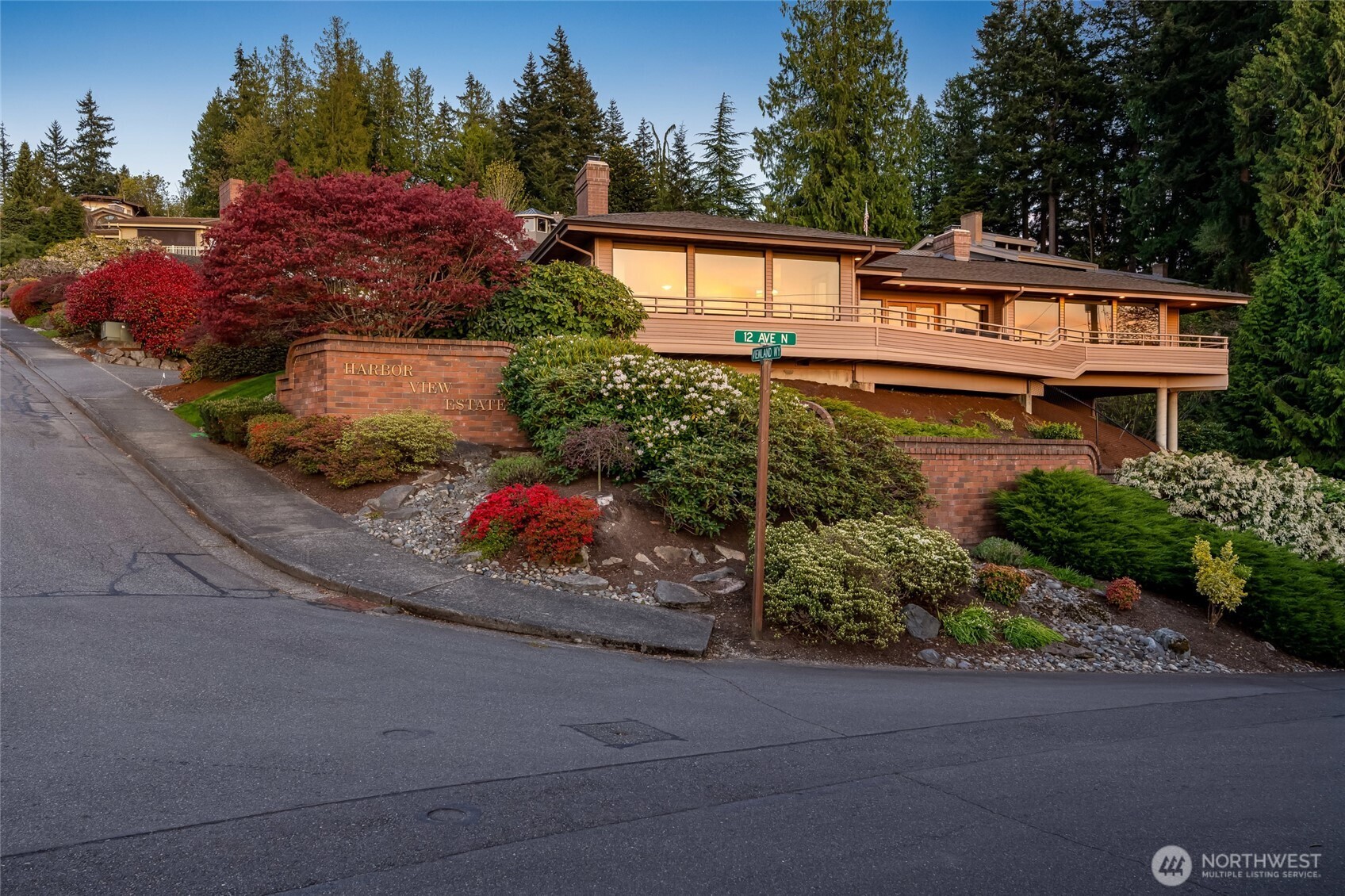 1200 Viewland Way